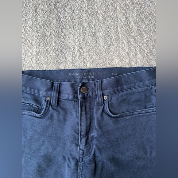 Banana Republic Men's Navy Traveler Pant - Picture 2 of 7